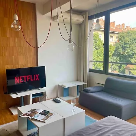 Central Apartment With Free Parking And Balcony Sofia Exterior photo