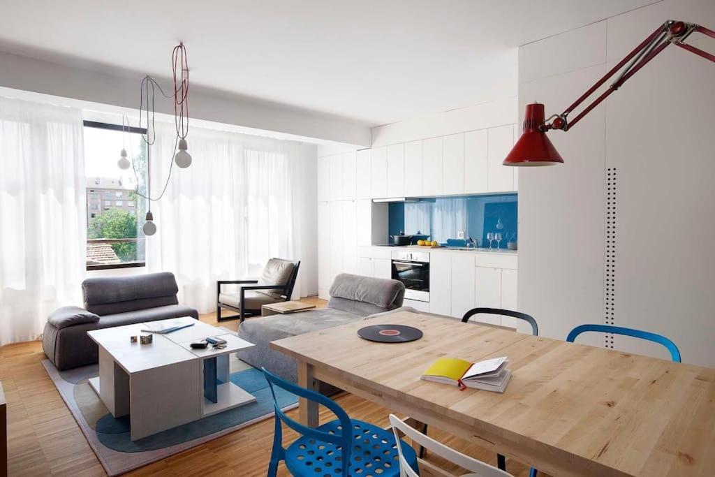 With Free Parking And Balcony Apartment
